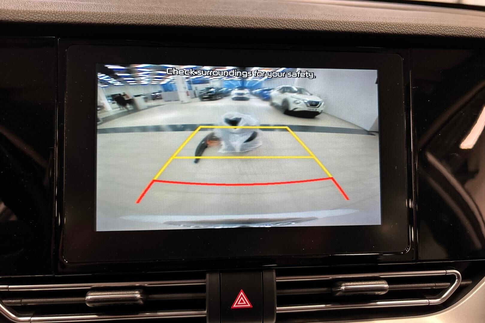 Kia Niro plug-in iso kuva 12