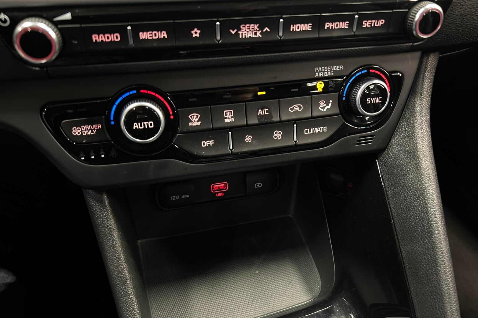 Kia Niro plug-in iso kuva 25