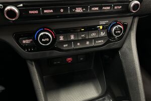 Kia Niro plug-in esikatselu 25