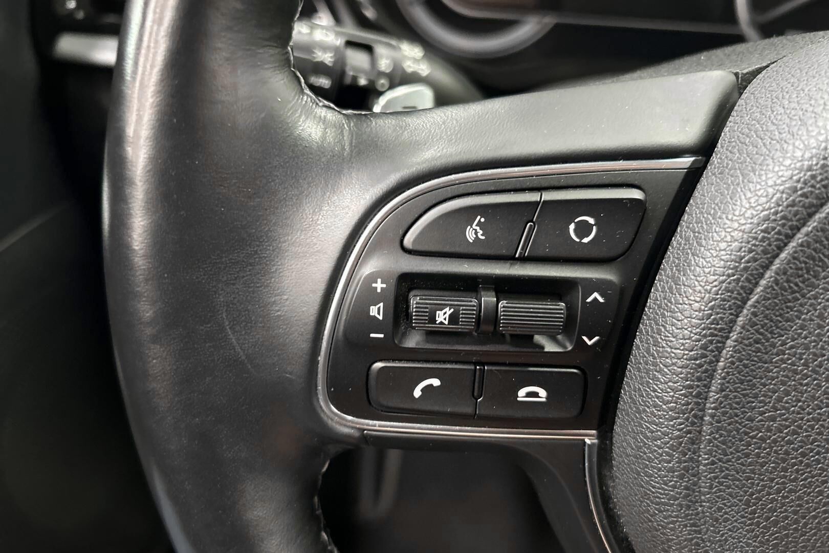 Kia Niro plug-in iso kuva 15