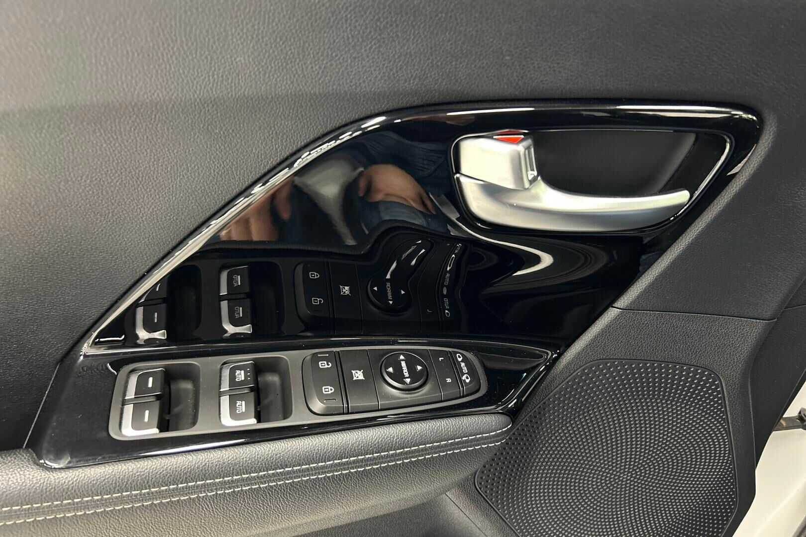 Kia Niro plug-in iso kuva 27