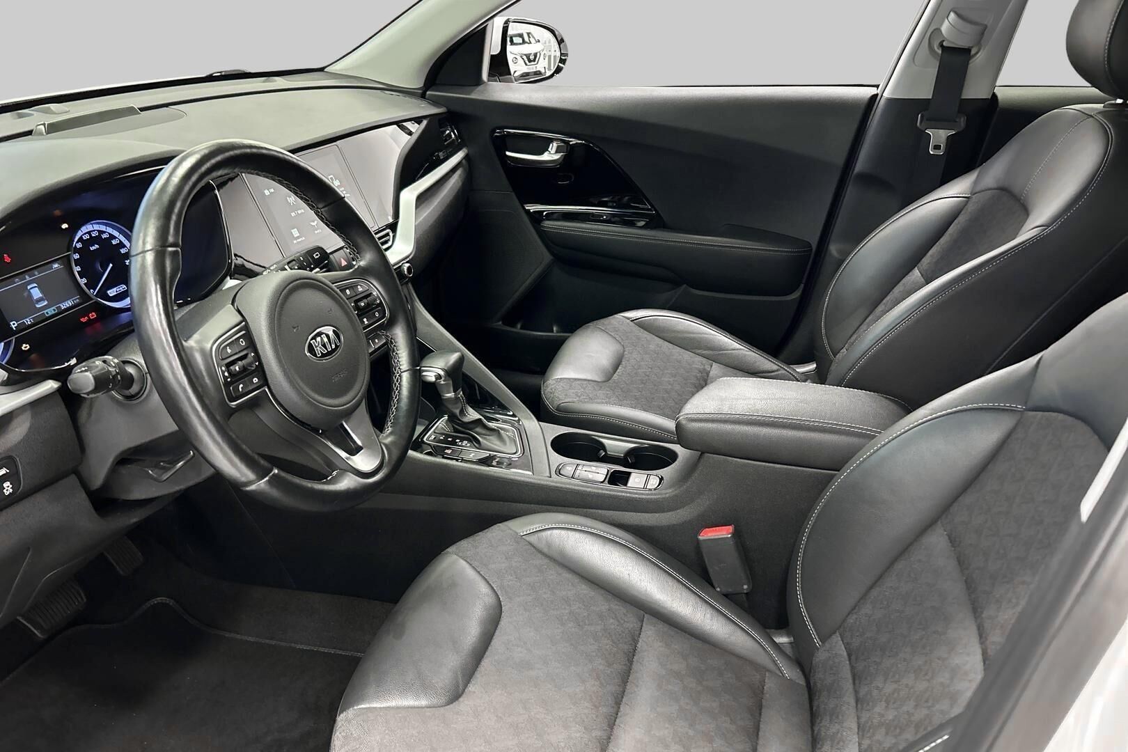 Kia Niro plug-in iso kuva 22
