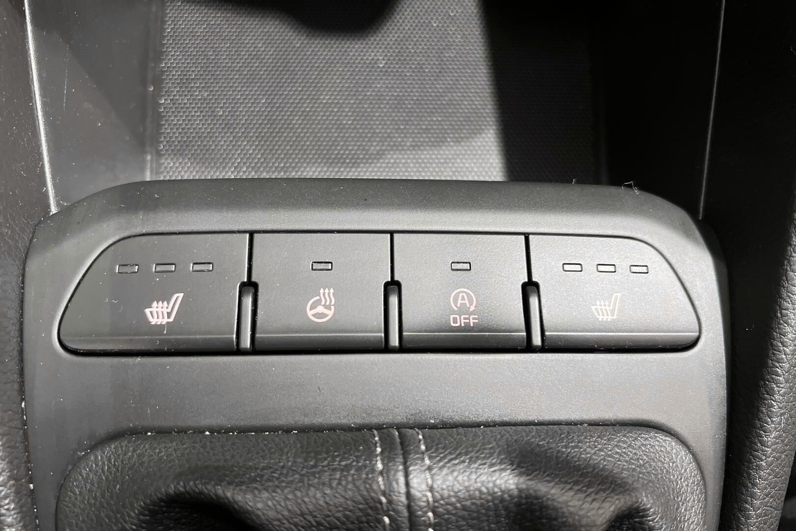 Kia Stonic iso kuva 19
