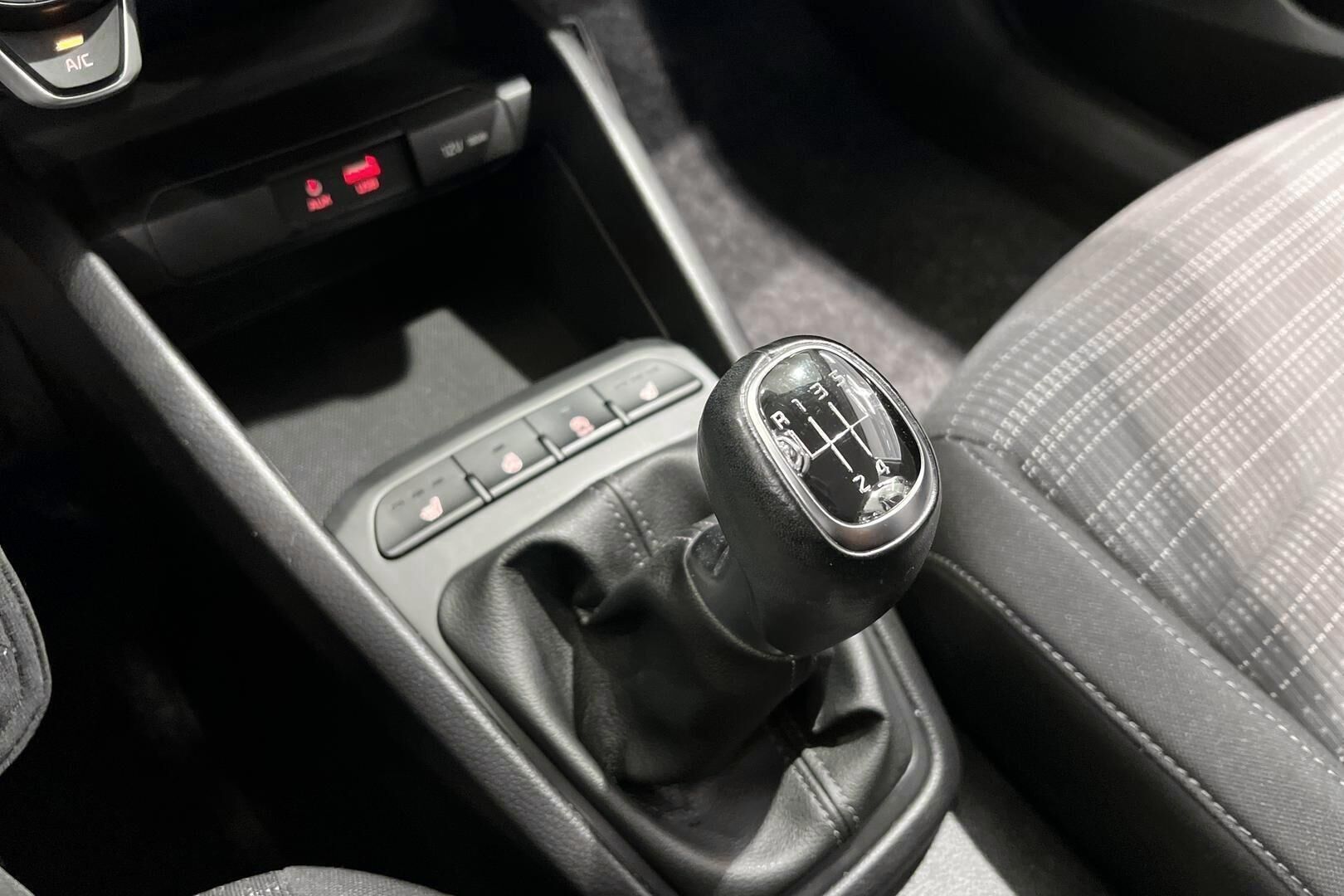 Kia Stonic iso kuva 20