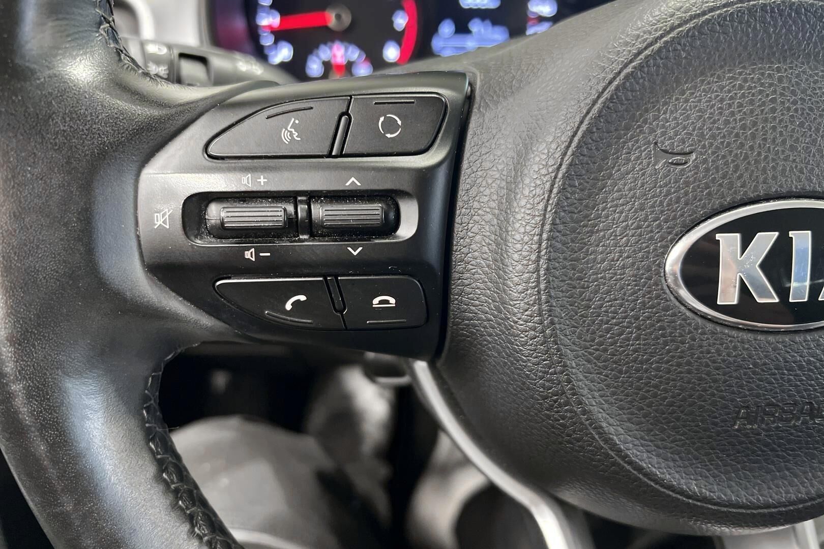 Kia Stonic iso kuva 23