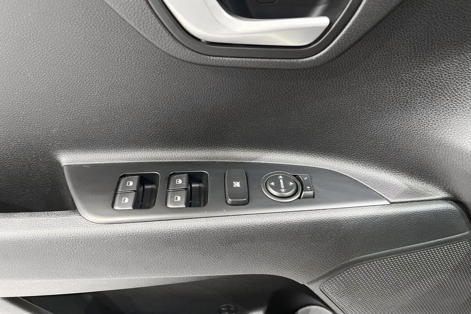Kia Stonic iso kuva 25