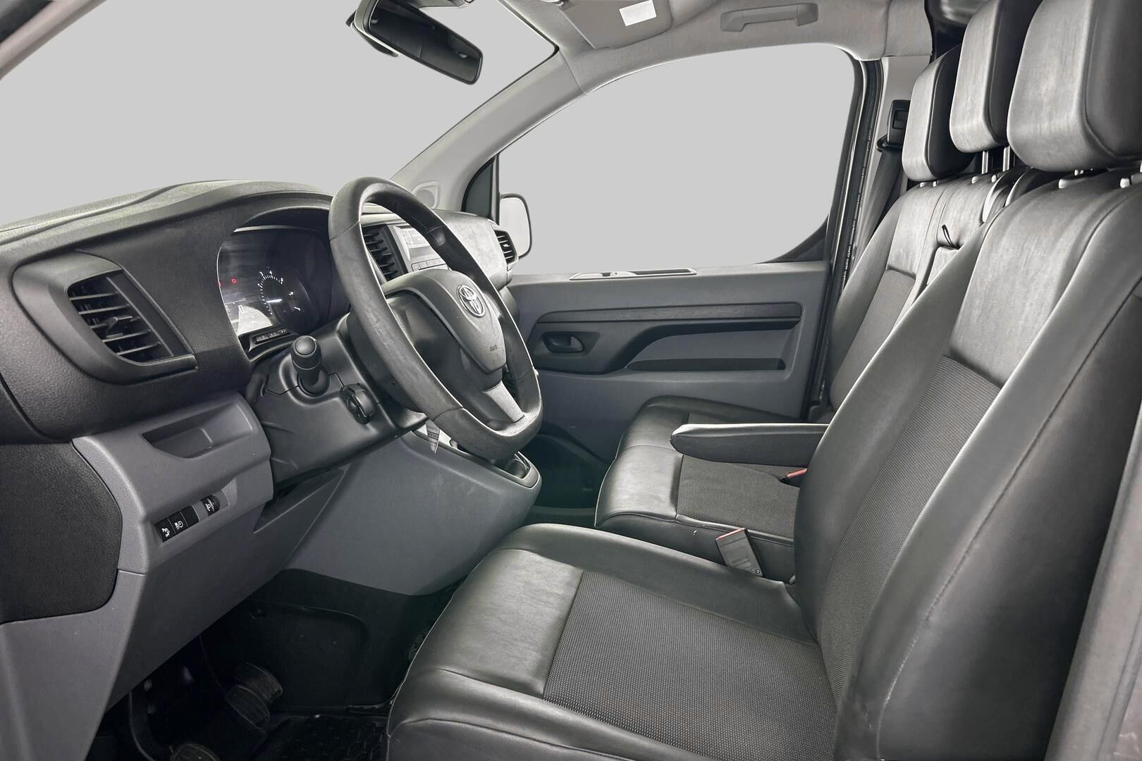 Toyota Proace iso kuva 9