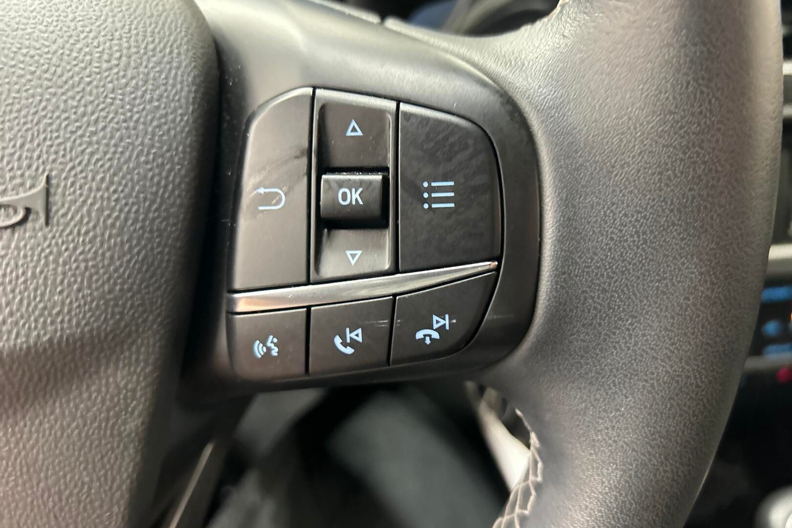 Ford Fiesta iso kuva 15