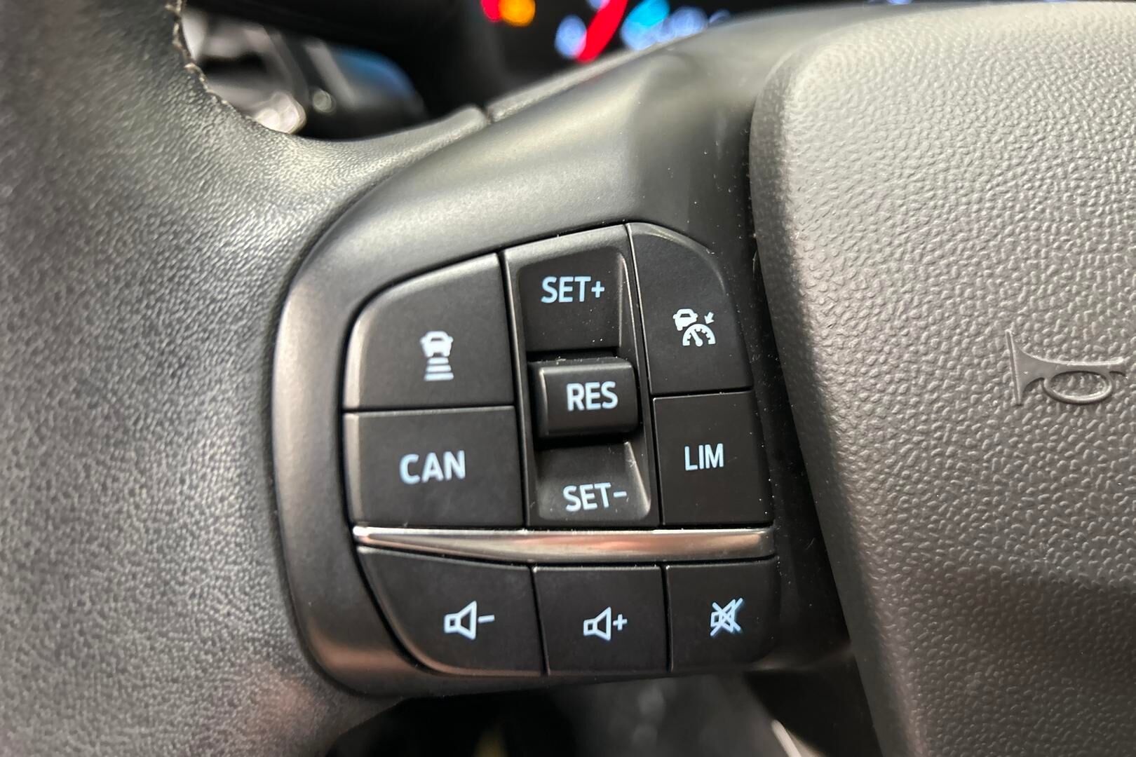 Ford Fiesta iso kuva 16