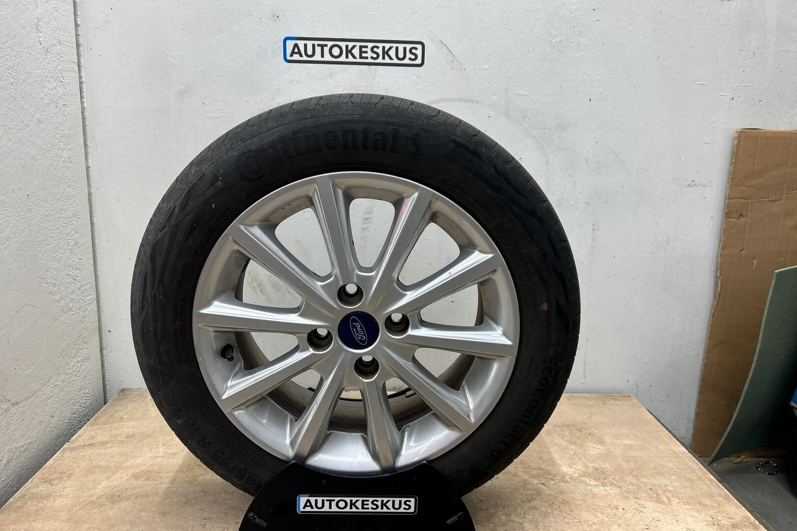 Ford Fiesta iso kuva 19
