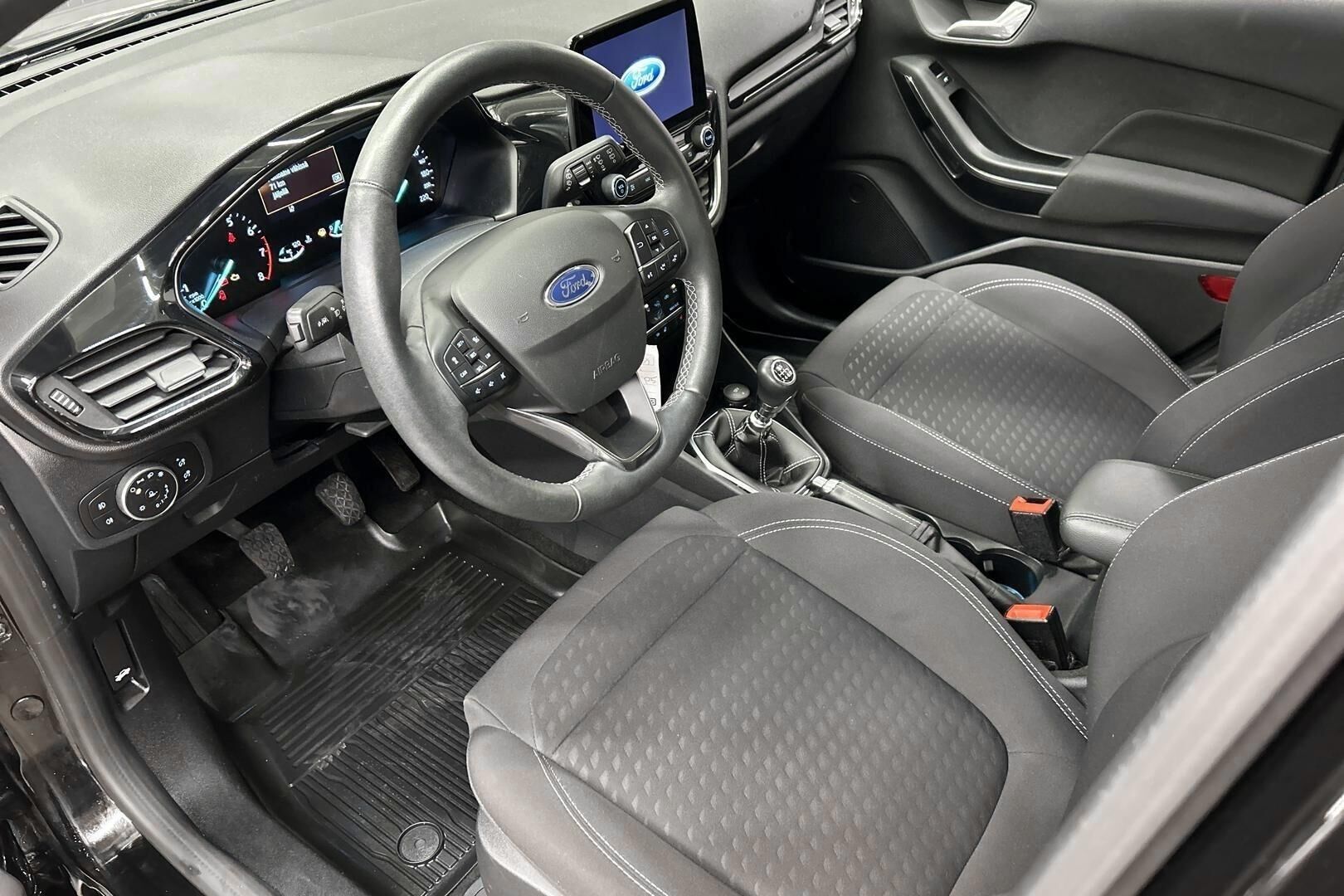 Ford Fiesta iso kuva 22