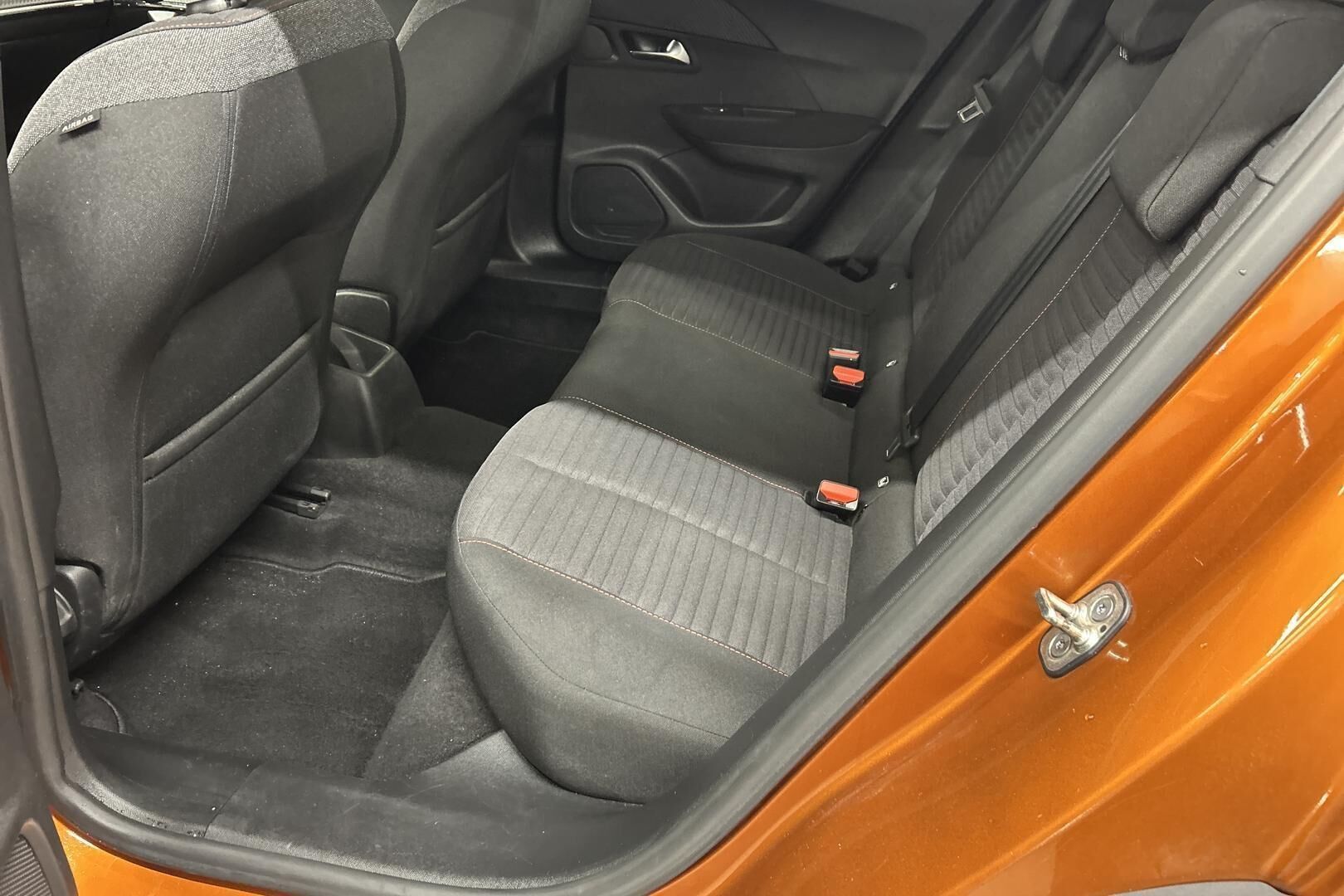 Peugeot 2008 iso kuva 10