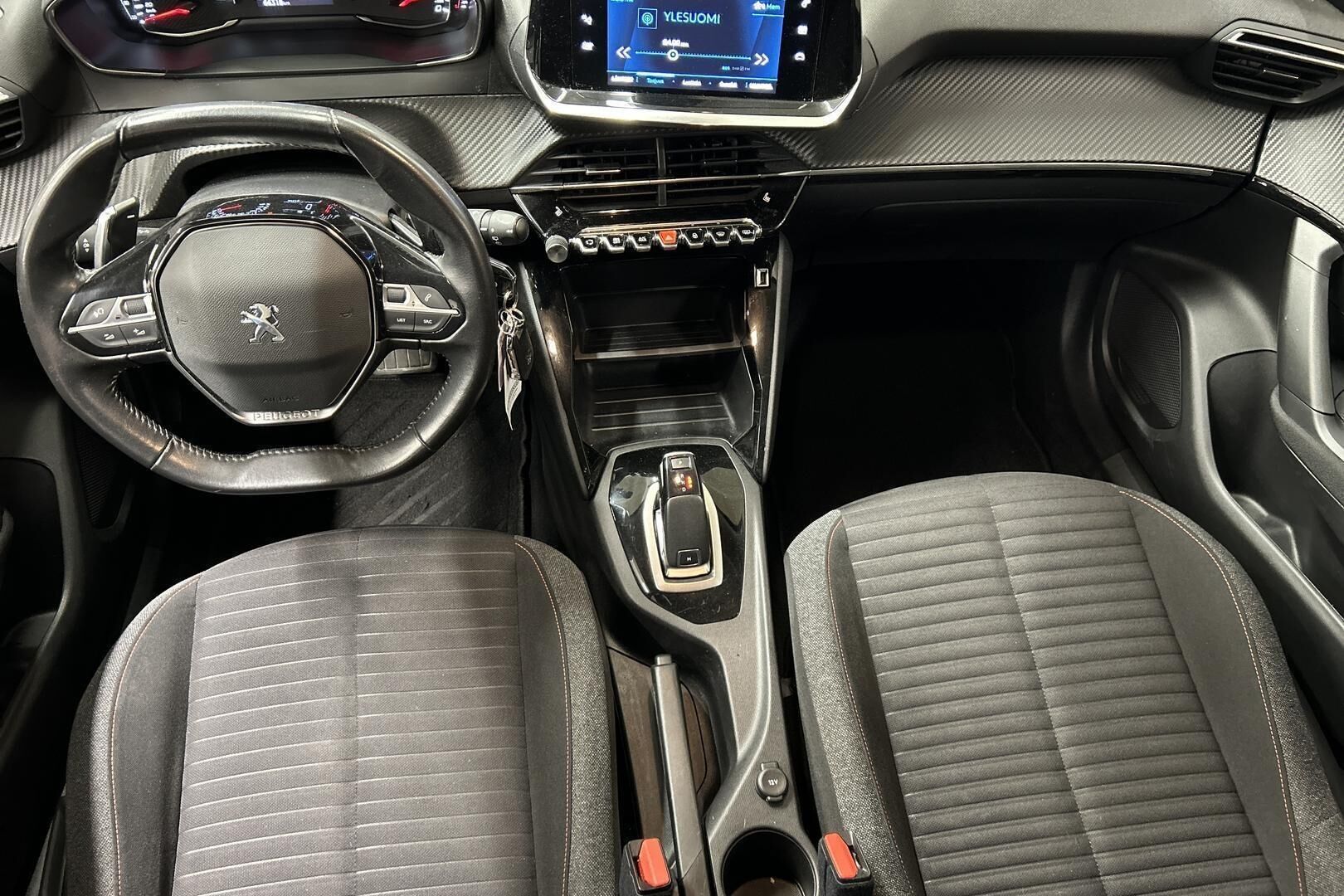 Peugeot 2008 iso kuva 11