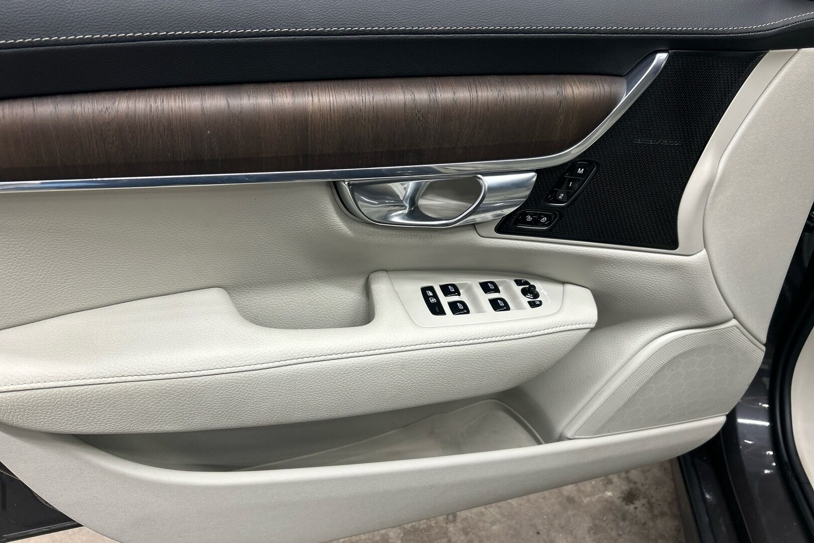 Volvo S90 iso kuva 7