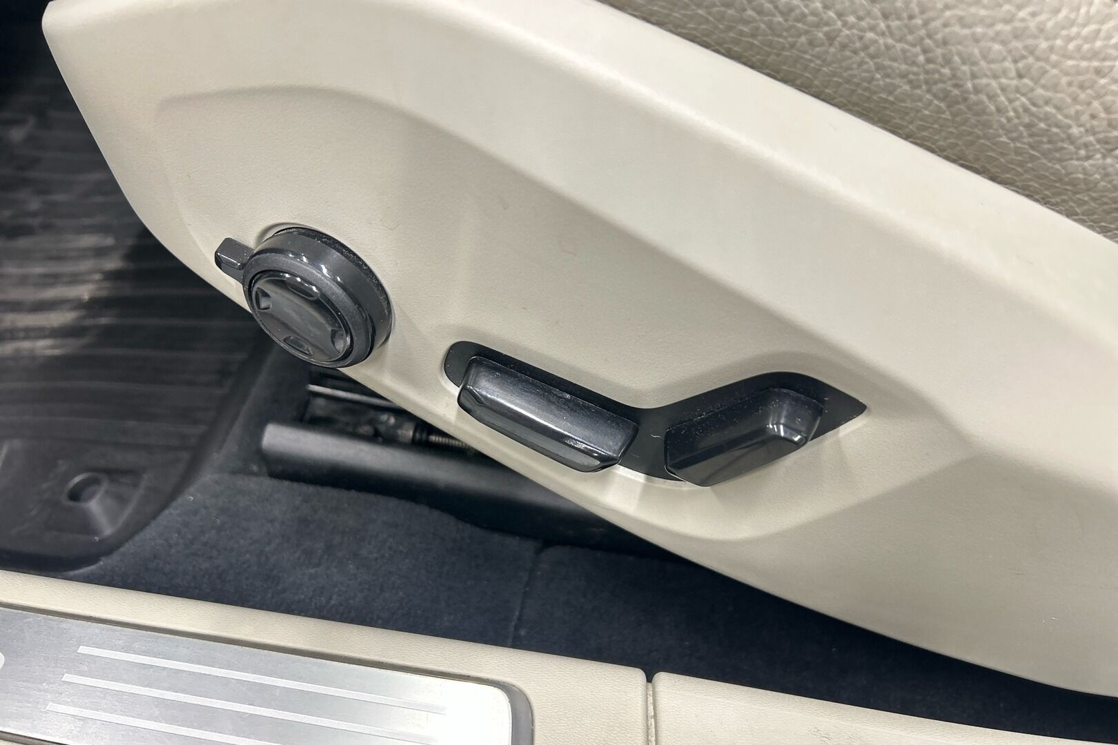 Volvo S90 iso kuva 9