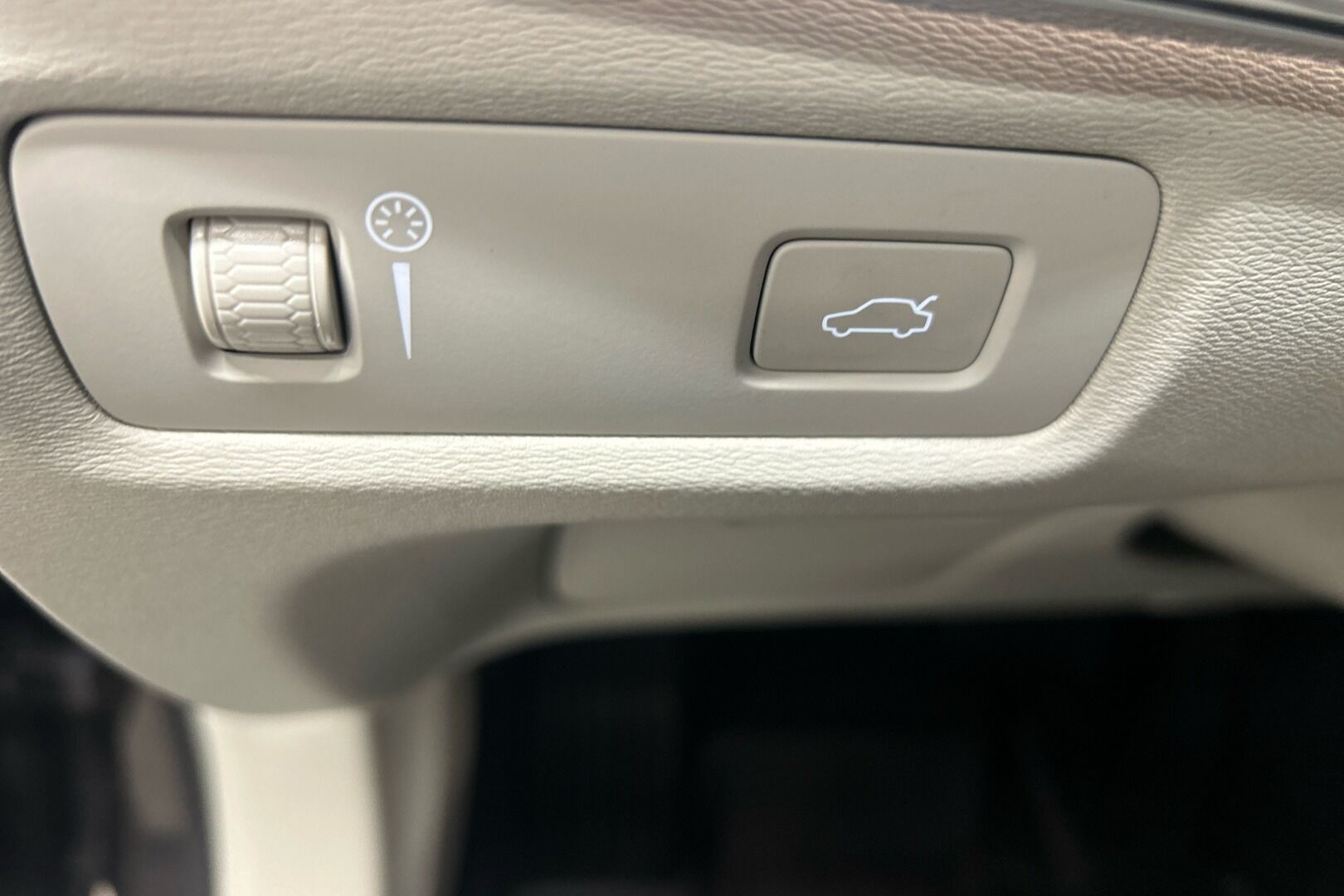 Volvo S90 iso kuva 10
