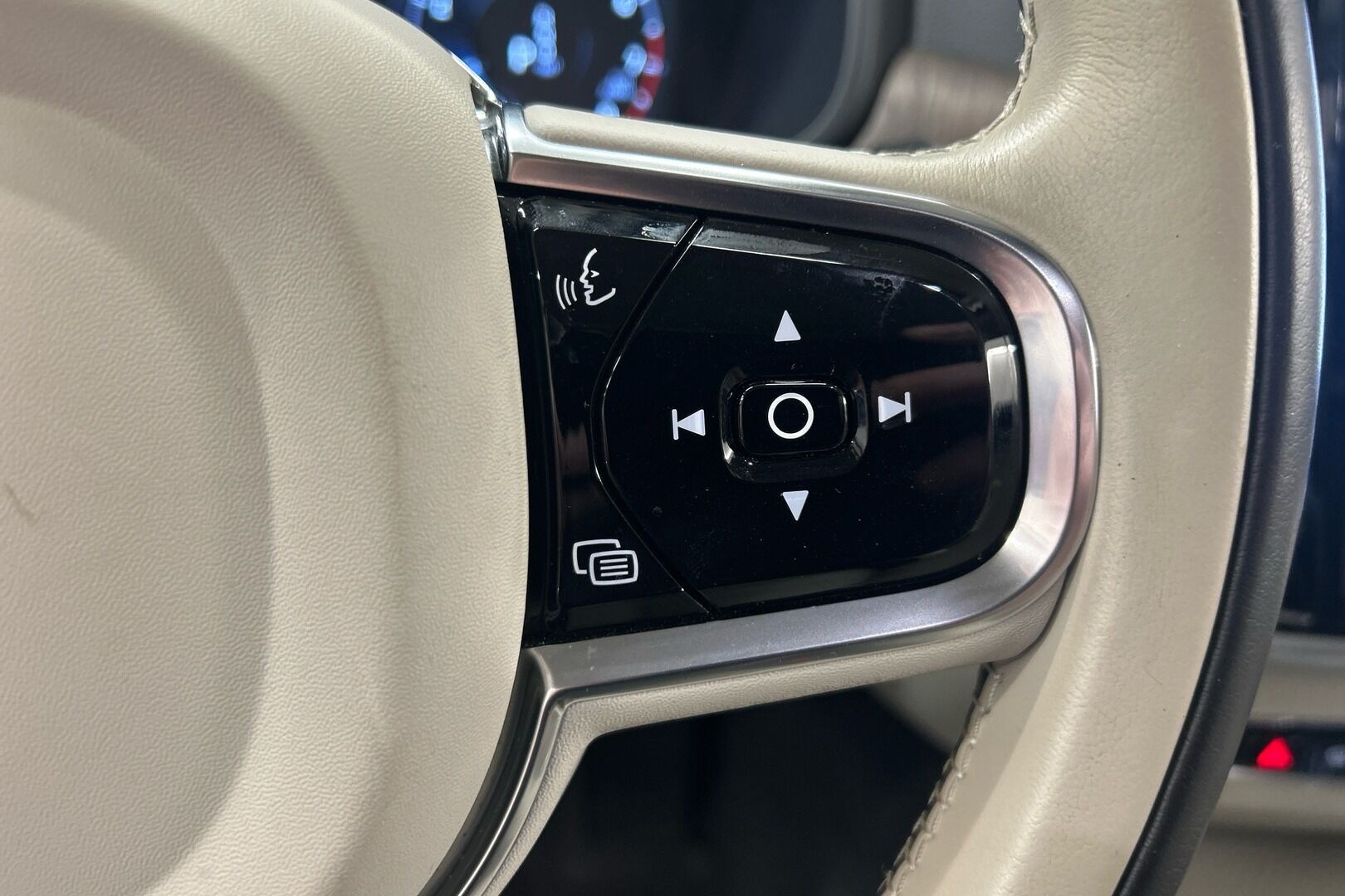 Volvo S90 iso kuva 12
