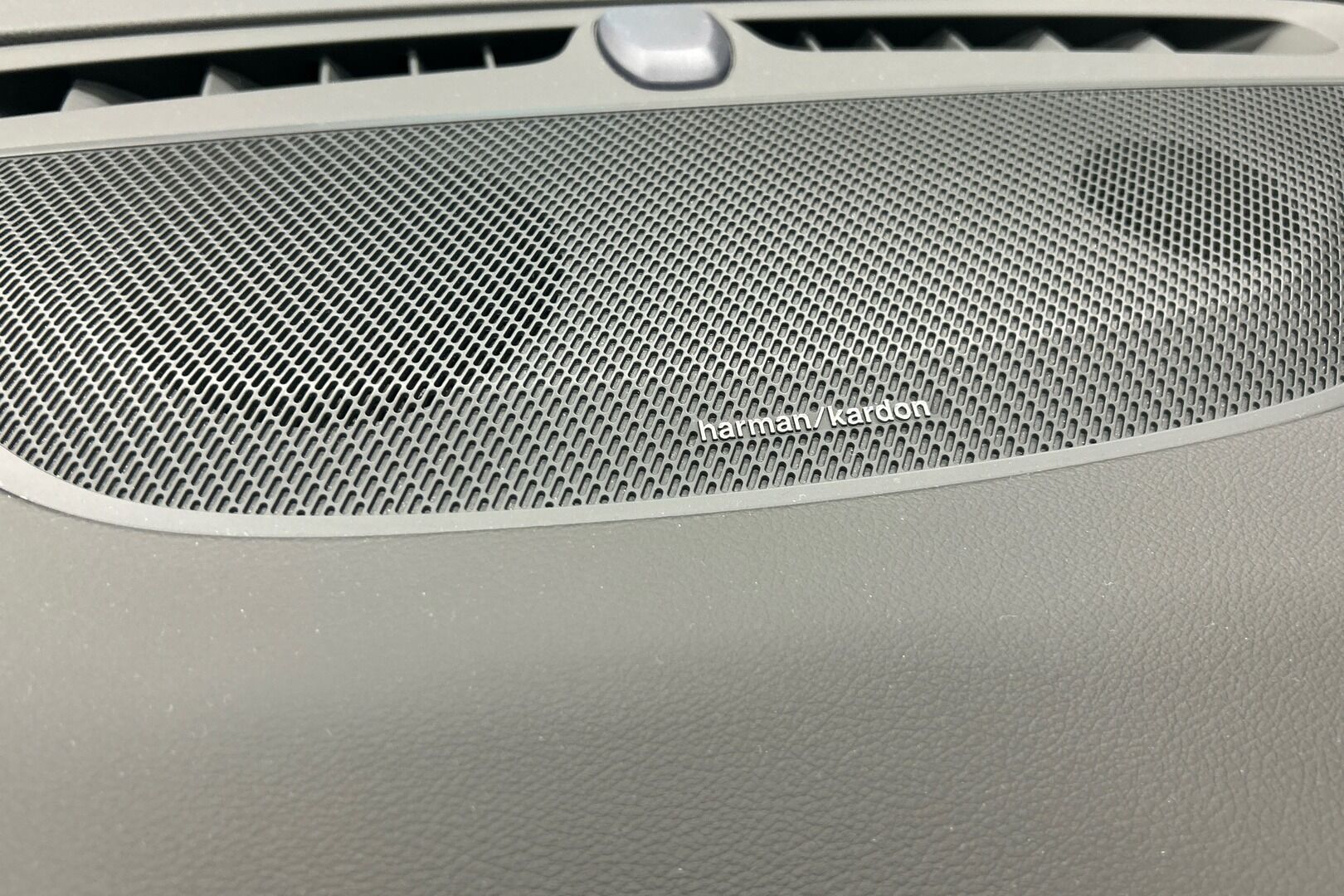 Volvo S90 iso kuva 25