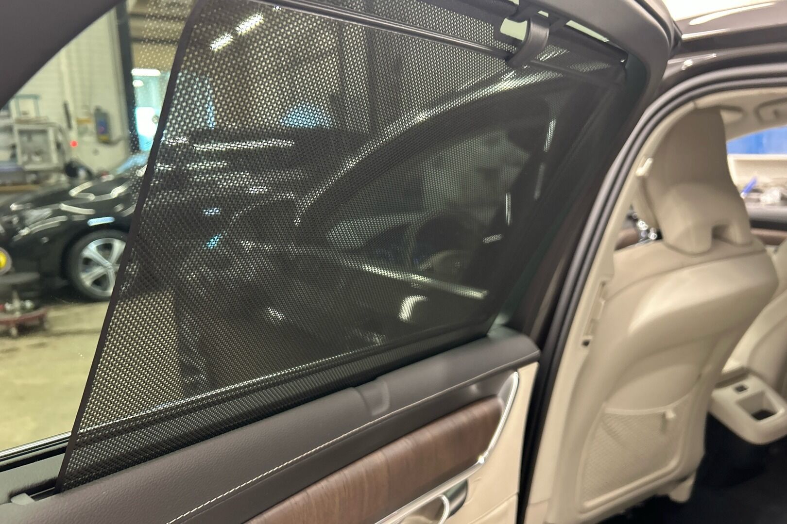 Volvo S90 iso kuva 17
