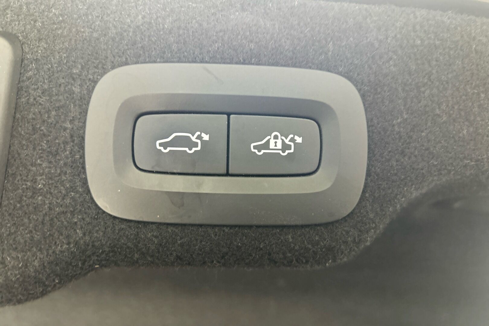Volvo S90 iso kuva 27