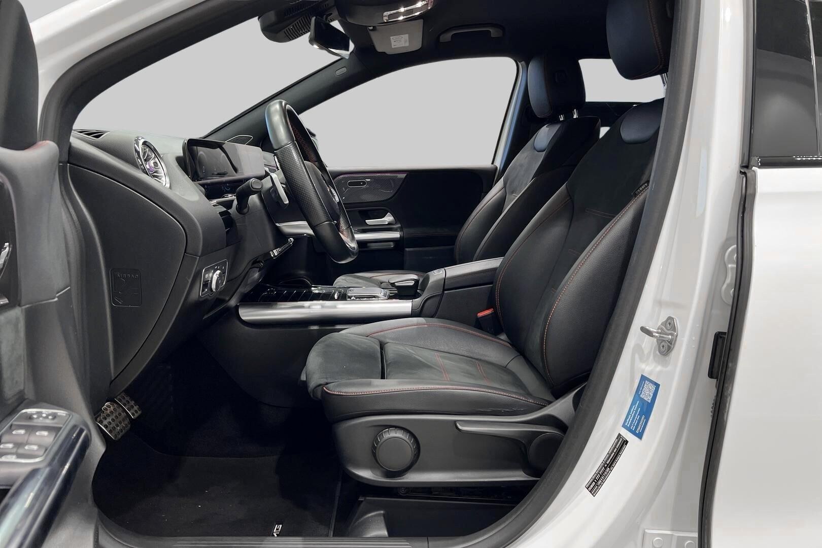Mercedes-Benz B iso kuva 6