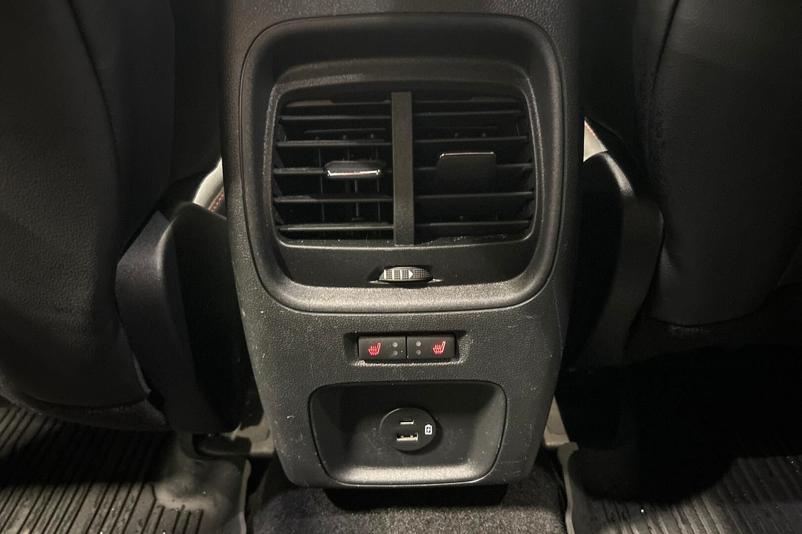 Ford Kuga iso kuva 16