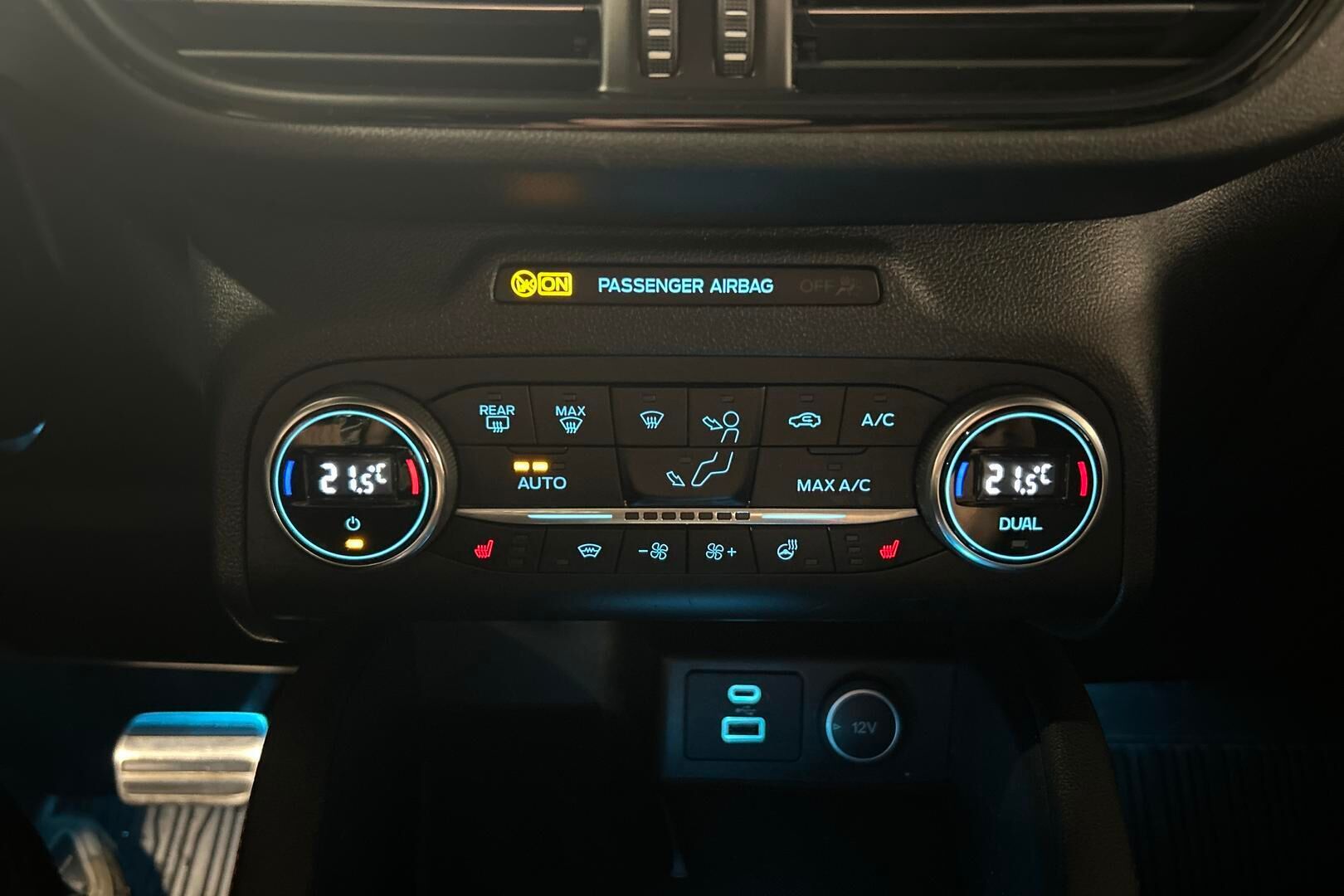 Ford Kuga iso kuva 33