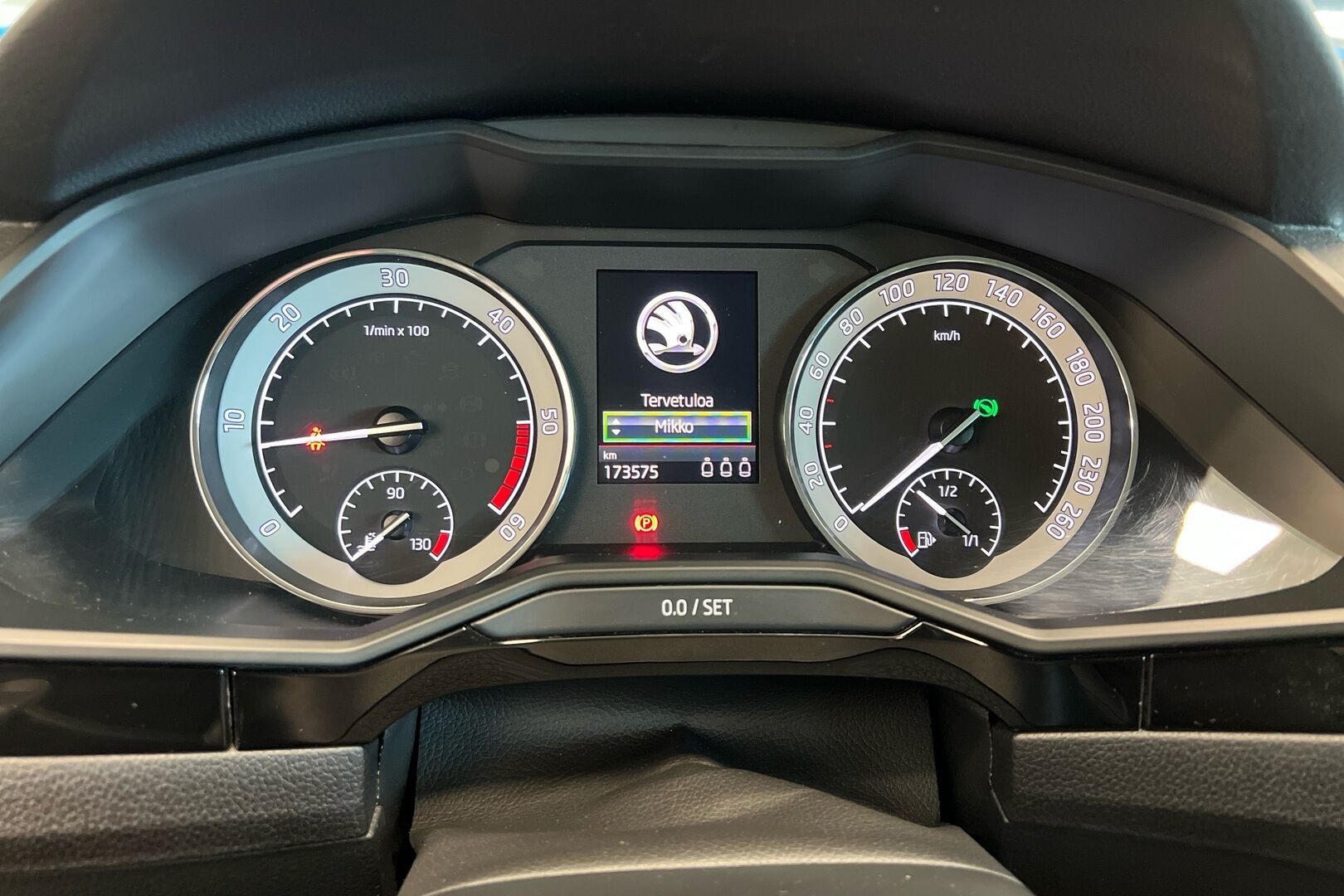 Skoda Superb iso kuva 12