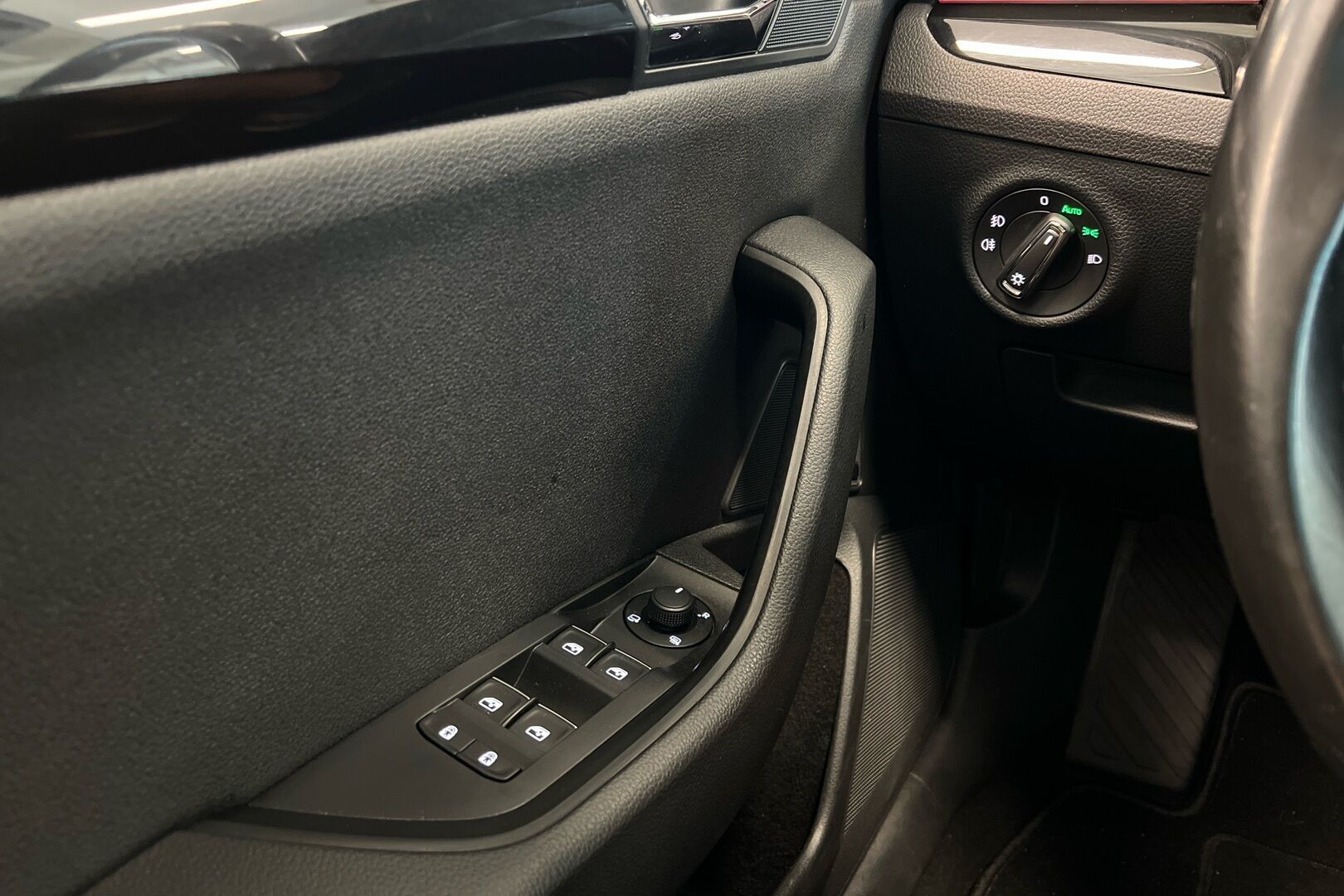 Skoda Superb iso kuva 18