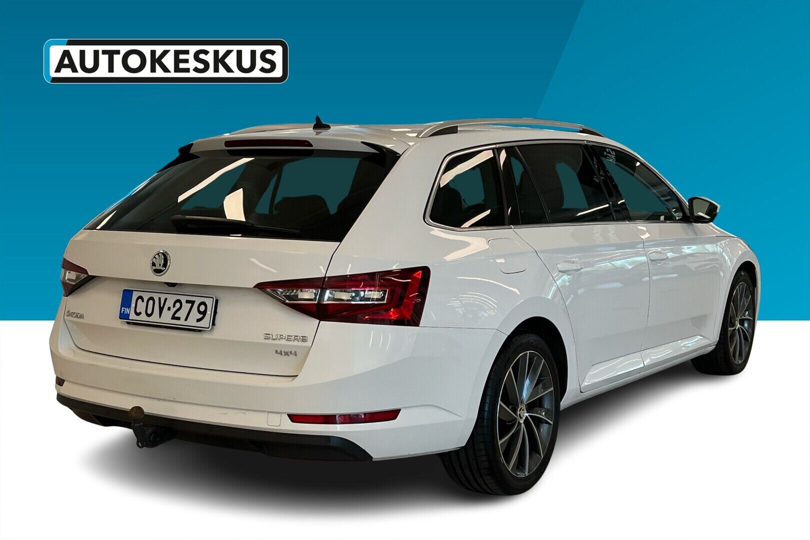 Skoda Superb iso kuva 2