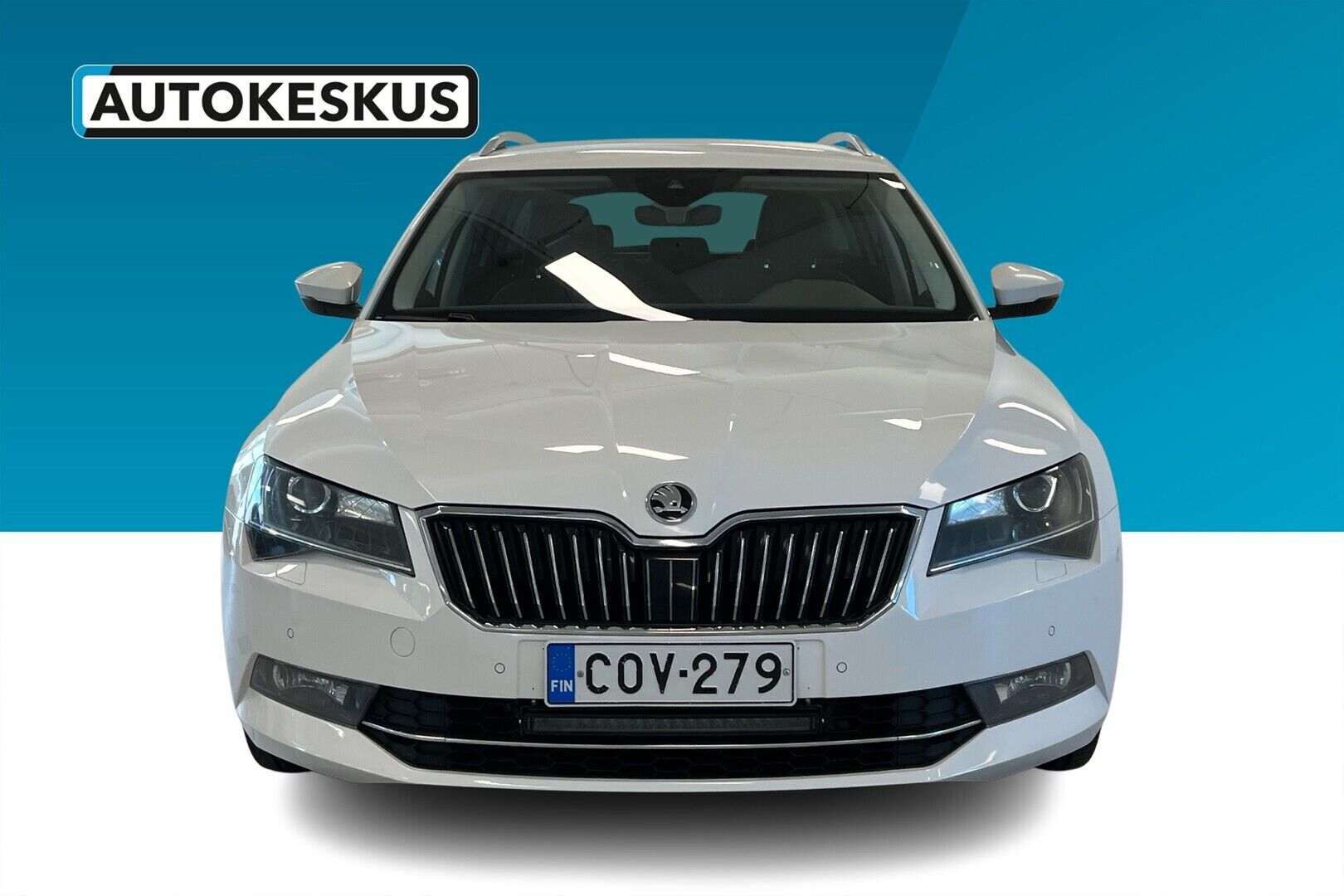 Skoda Superb iso kuva 4