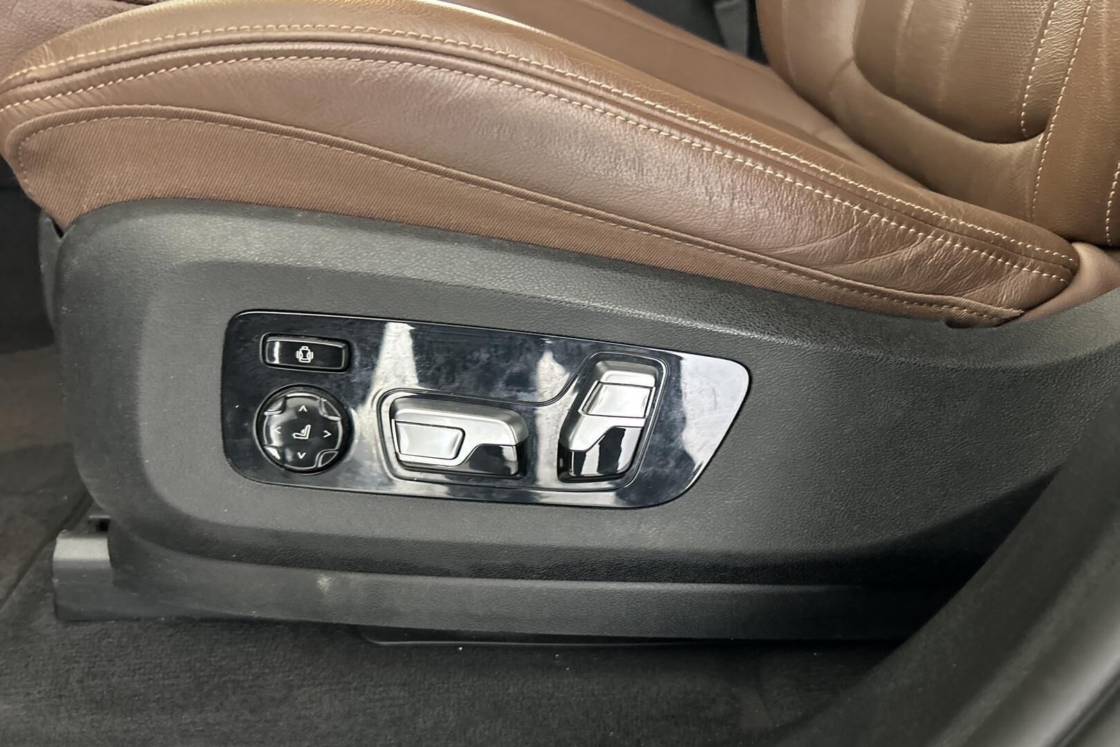 BMW X5 iso kuva 15