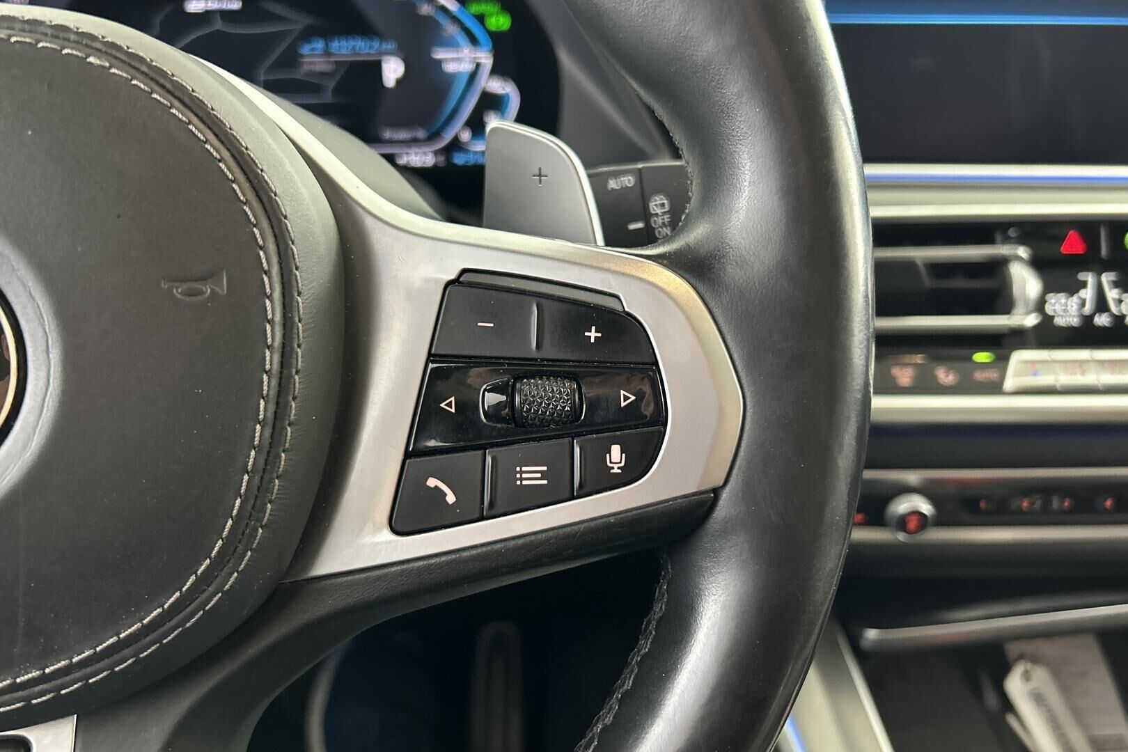 BMW X5 iso kuva 17