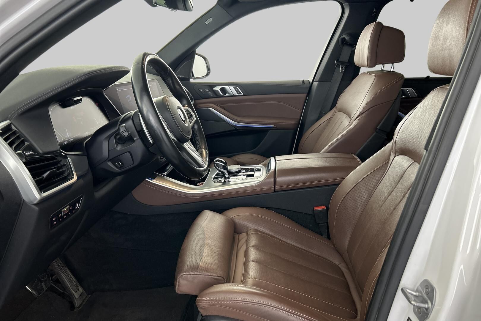 BMW X5 iso kuva 8