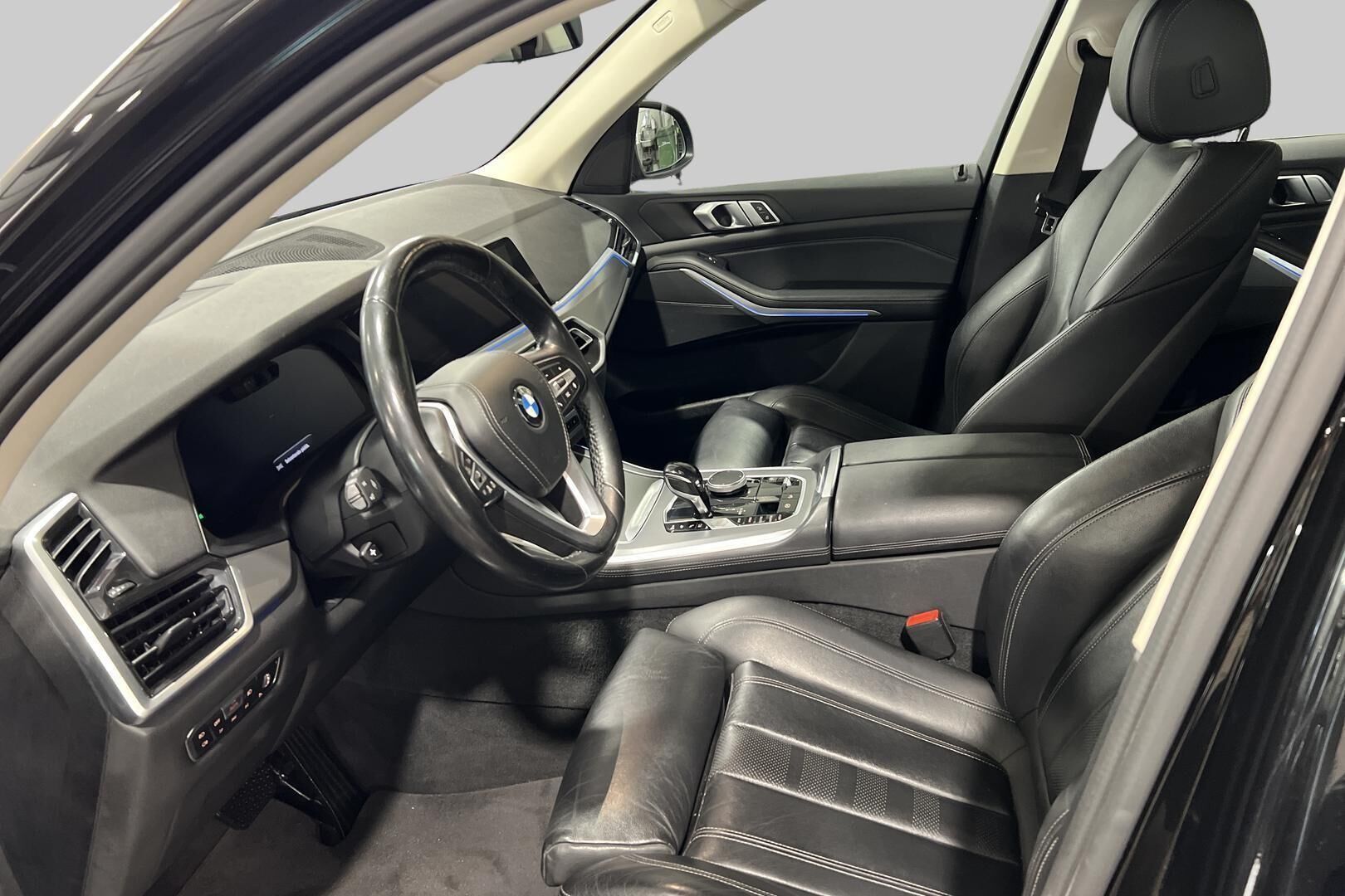 BMW X5 iso kuva 9