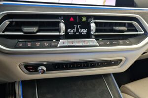 BMW X5 esikatselu 16