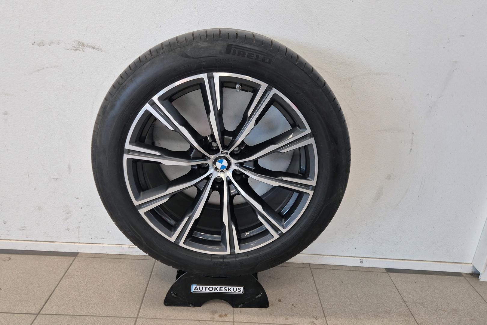 BMW X5 iso kuva 24