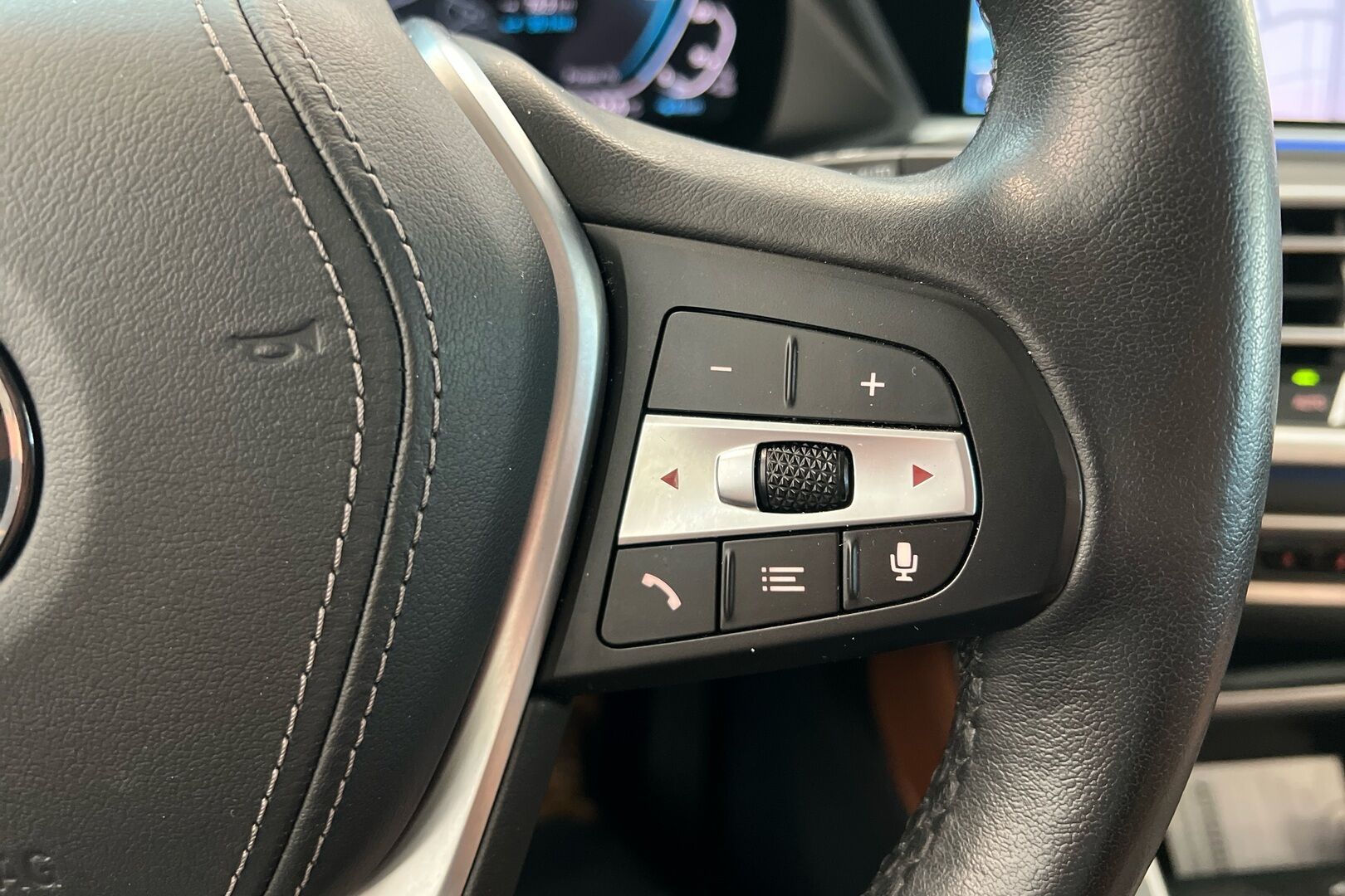 BMW X5 iso kuva 15