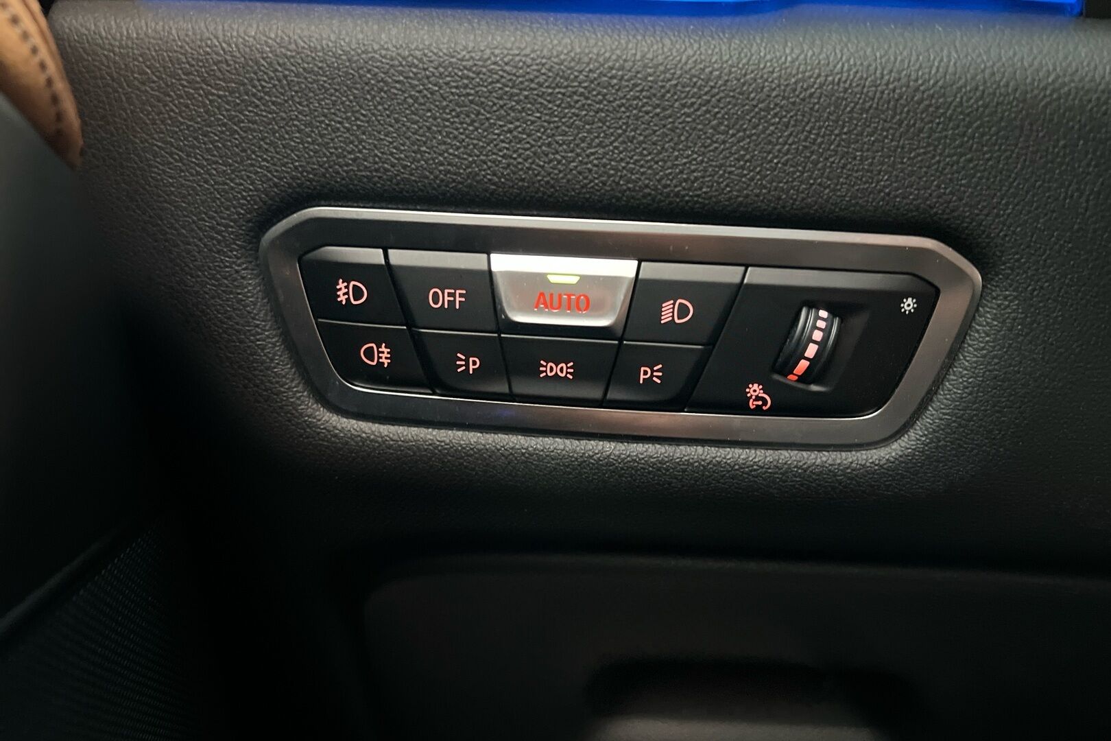 BMW X5 iso kuva 16