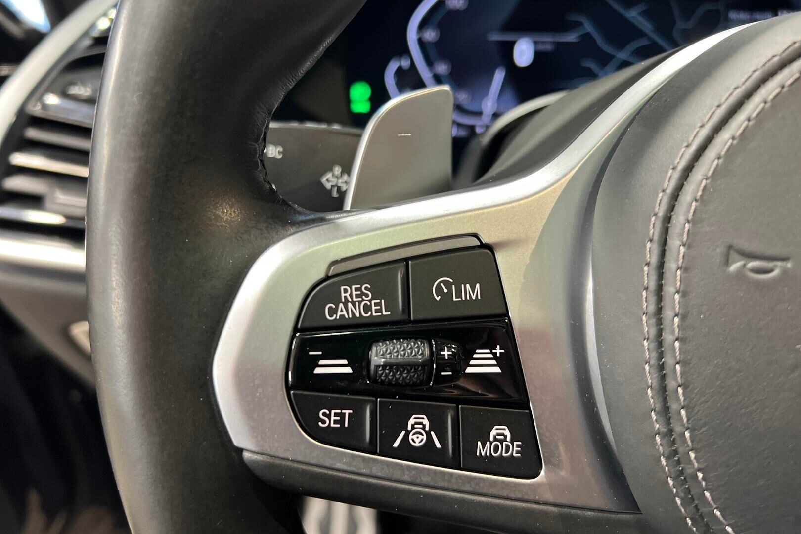 BMW X5 iso kuva 25