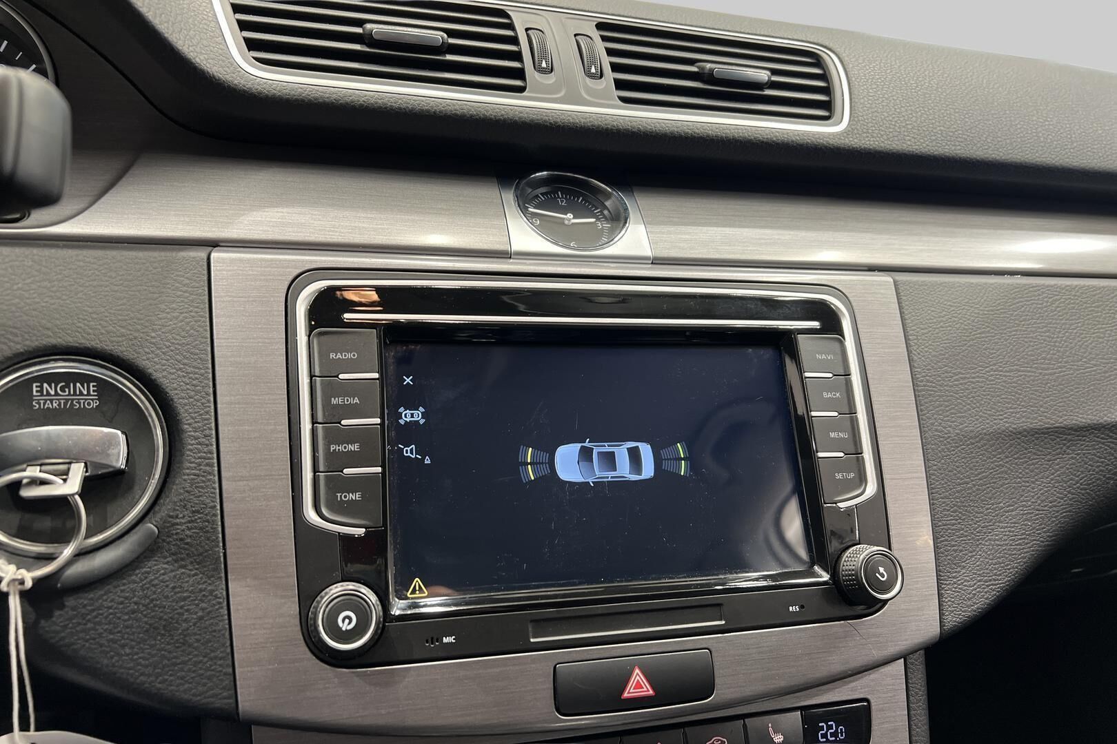 Volkswagen Passat iso kuva 15