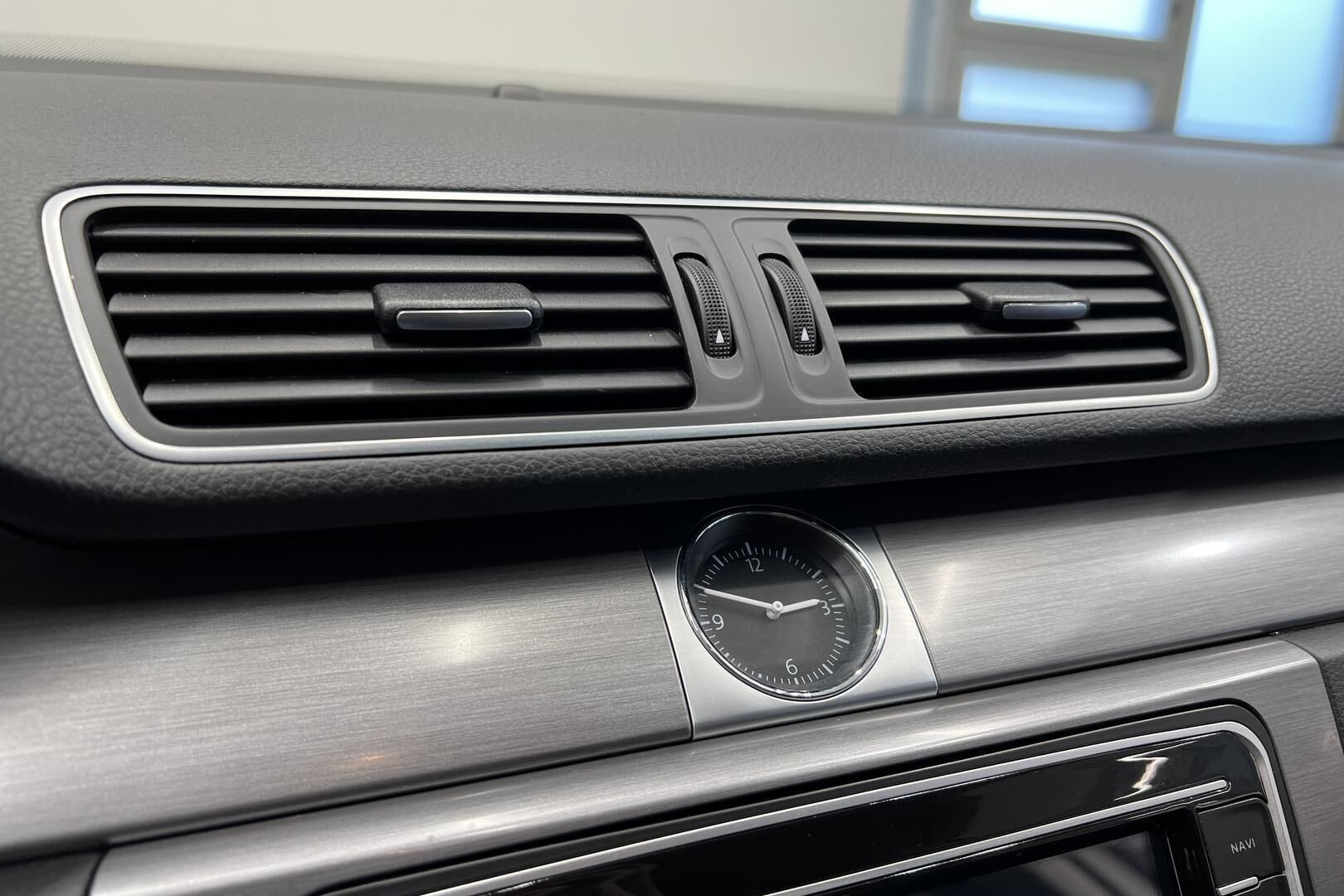 Volkswagen Passat iso kuva 18