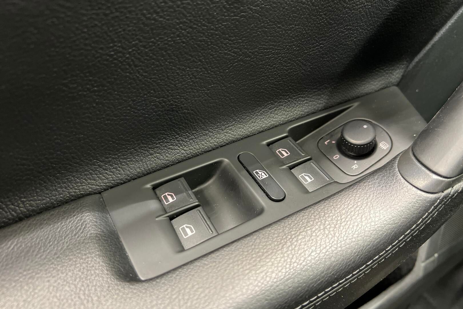 Volkswagen Passat iso kuva 27