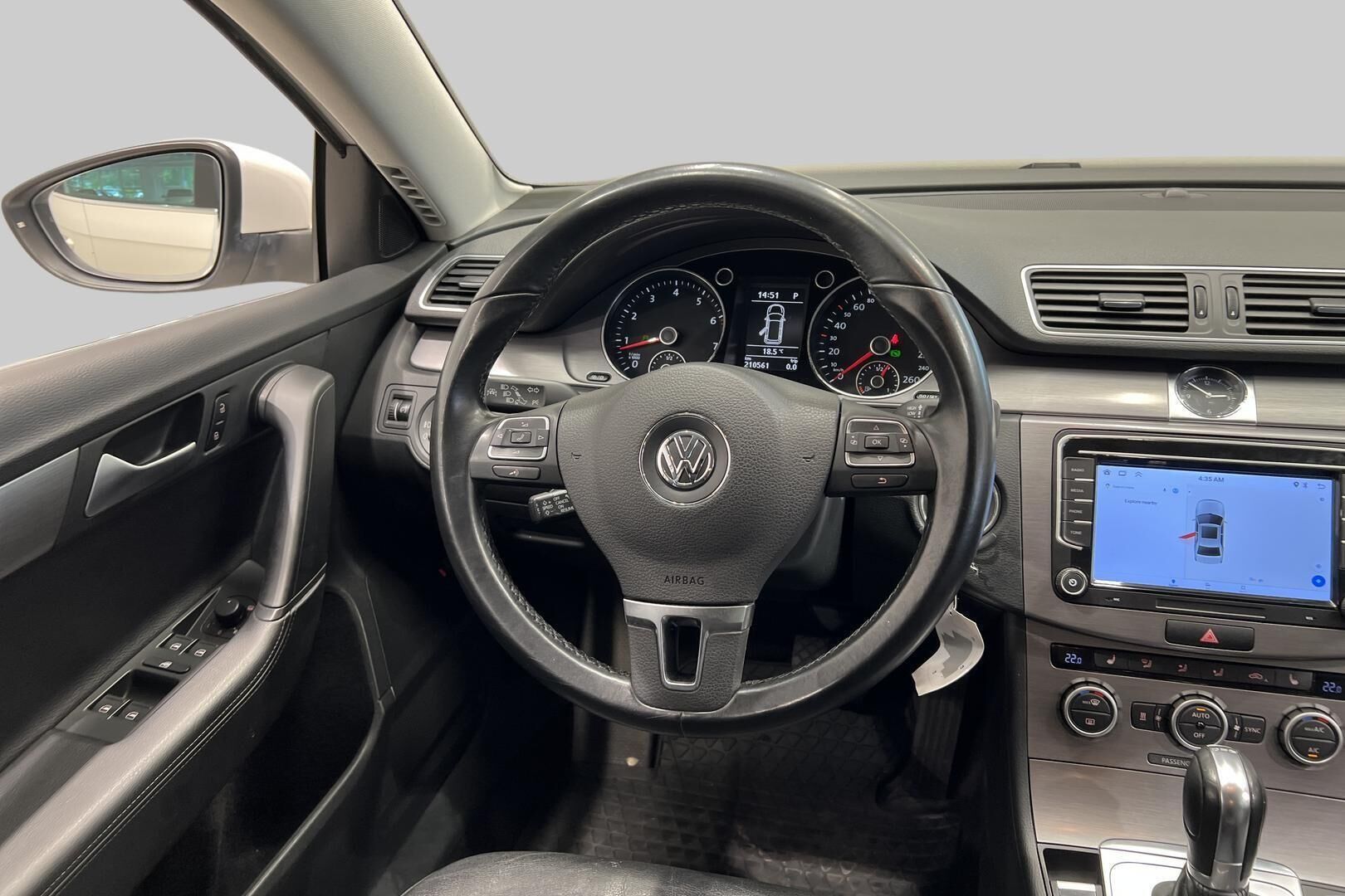 Volkswagen Passat iso kuva 30