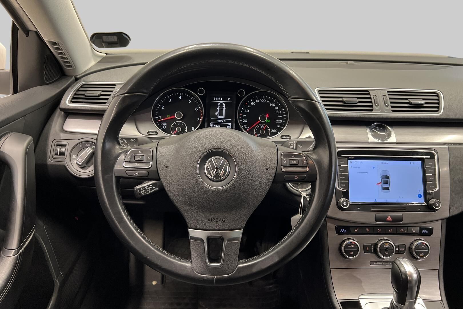 Volkswagen Passat iso kuva 31
