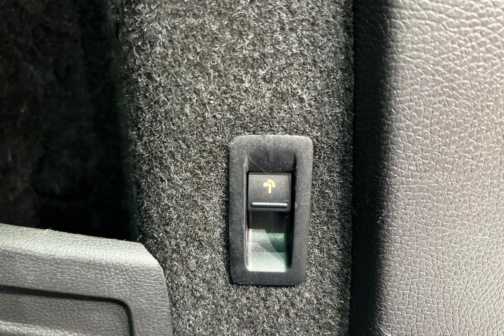 Volkswagen Passat iso kuva 33
