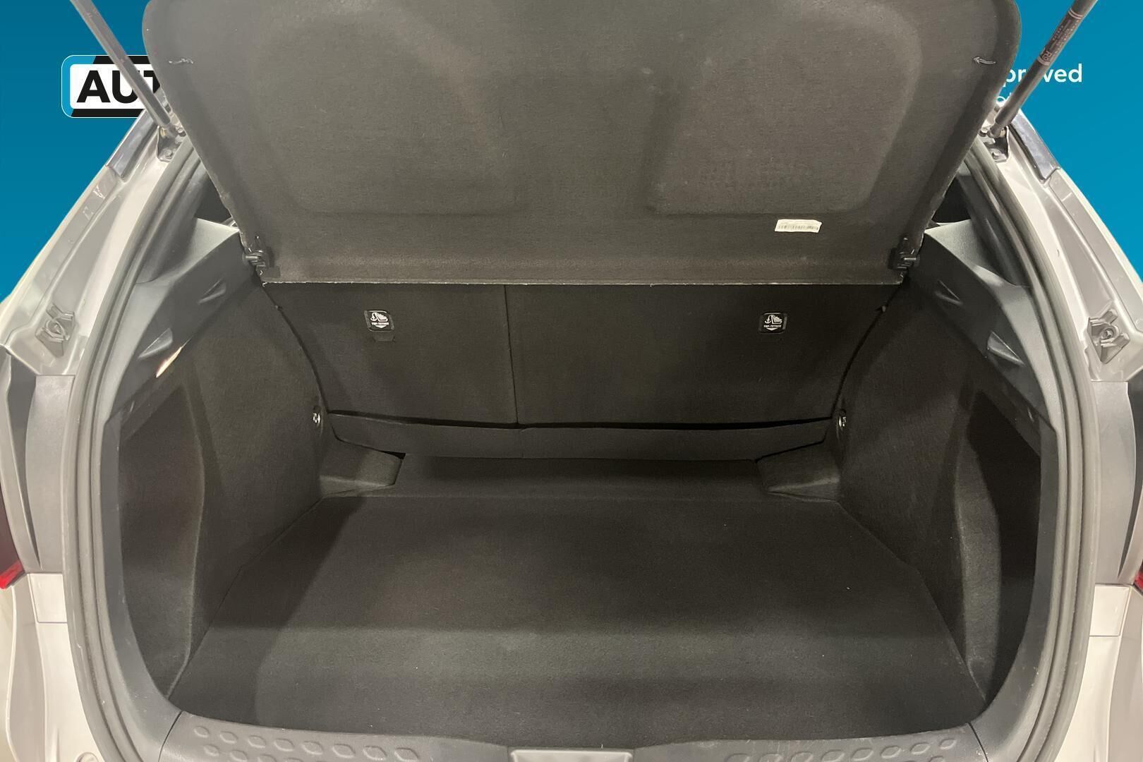 Toyota C-HR iso kuva 12