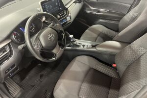 Toyota C-HR esikatselu 7