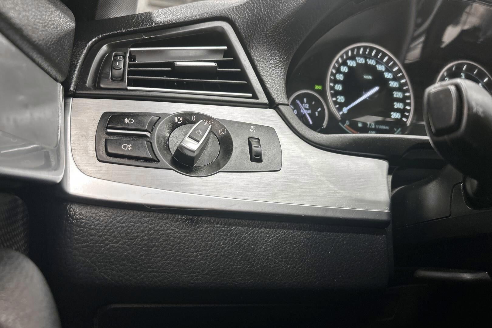 BMW 5-sarja iso kuva 22