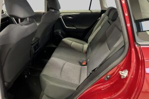 Toyota RAV4 esikatselu 22